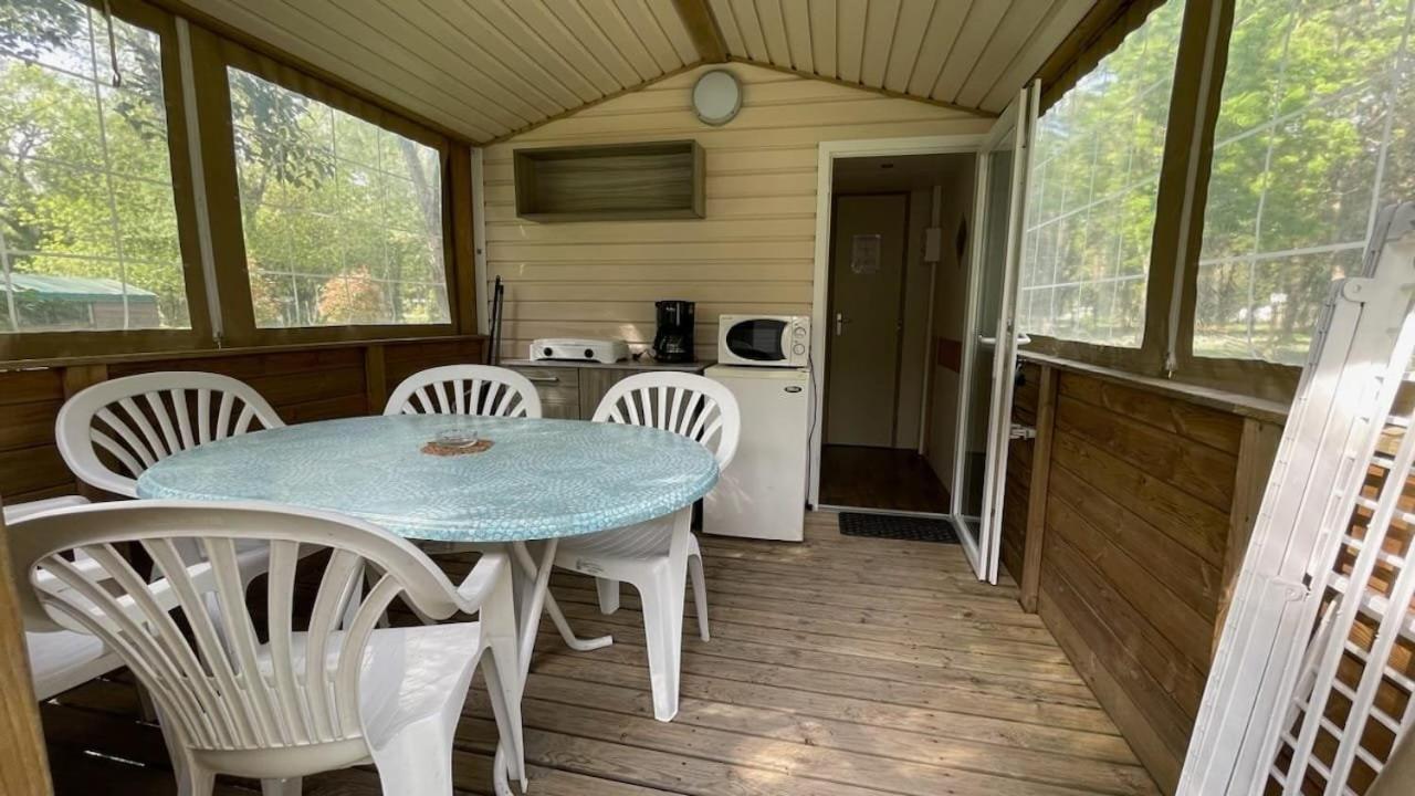 Camping Du Lion Bourg-Saint-Andéol Exterior photo
